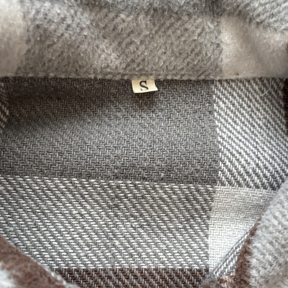 Women’s Thick Flannel Plaid Button-Up Jacket/Shirt - Picture 5 of 7